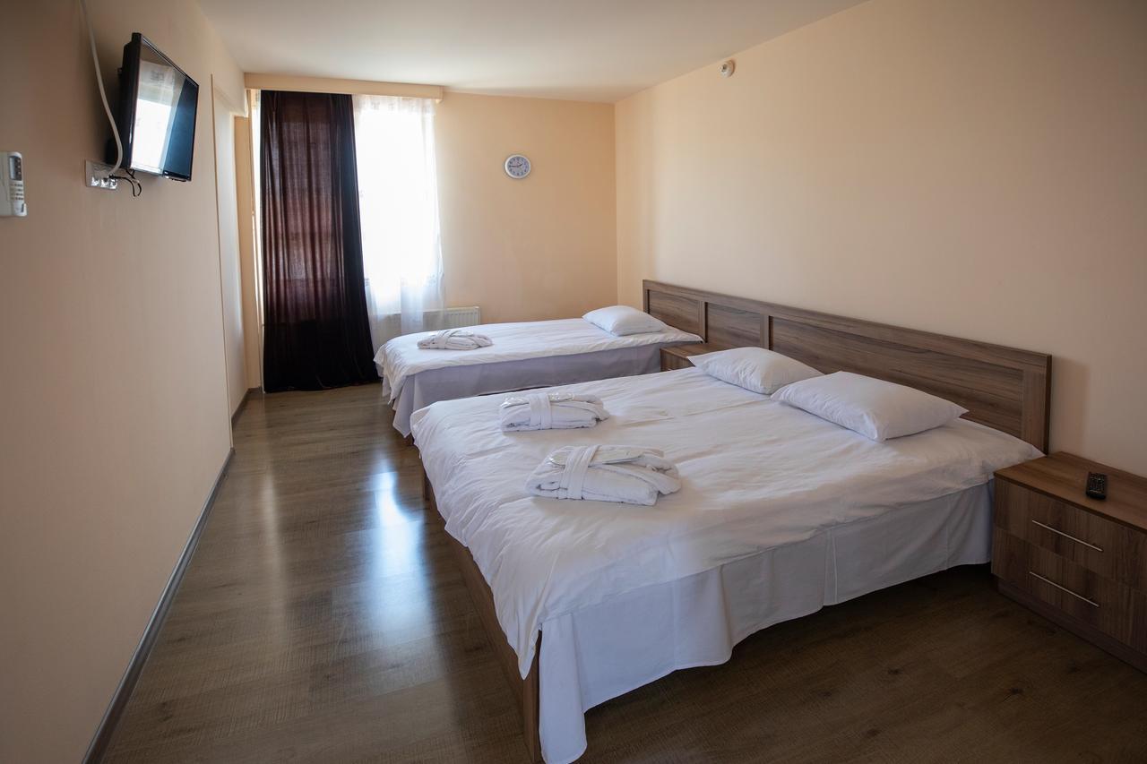 Leader Hotel Gori Eksteriør billede