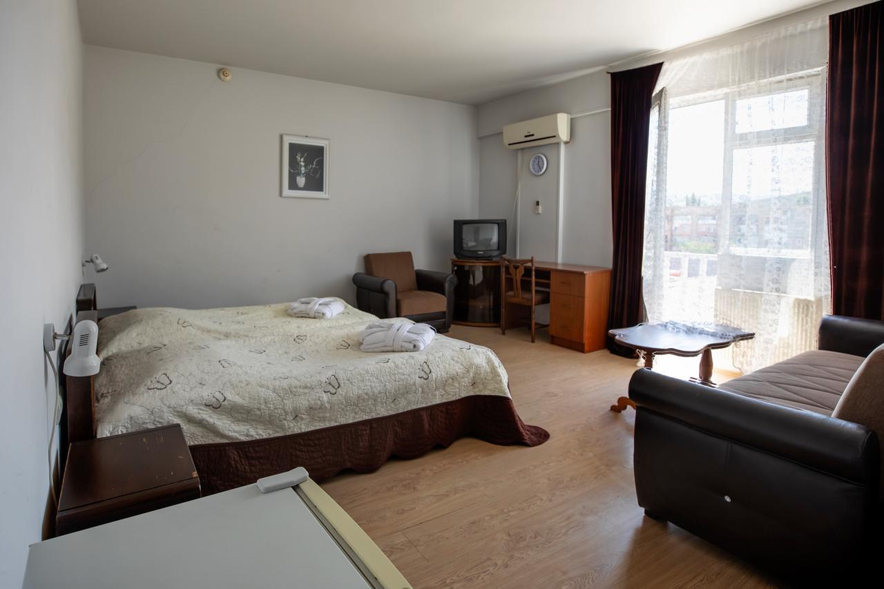 Leader Hotel Gori Eksteriør billede