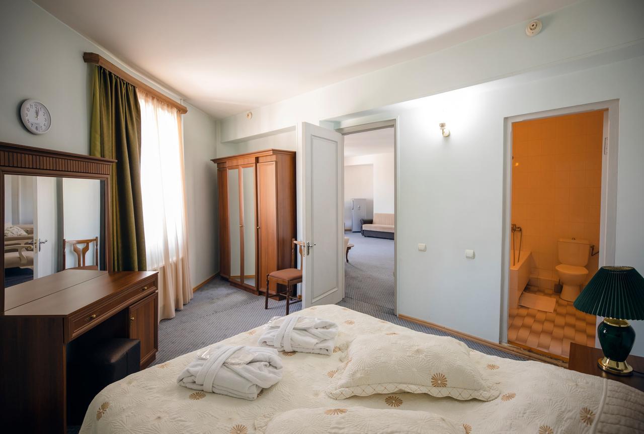 Leader Hotel Gori Eksteriør billede