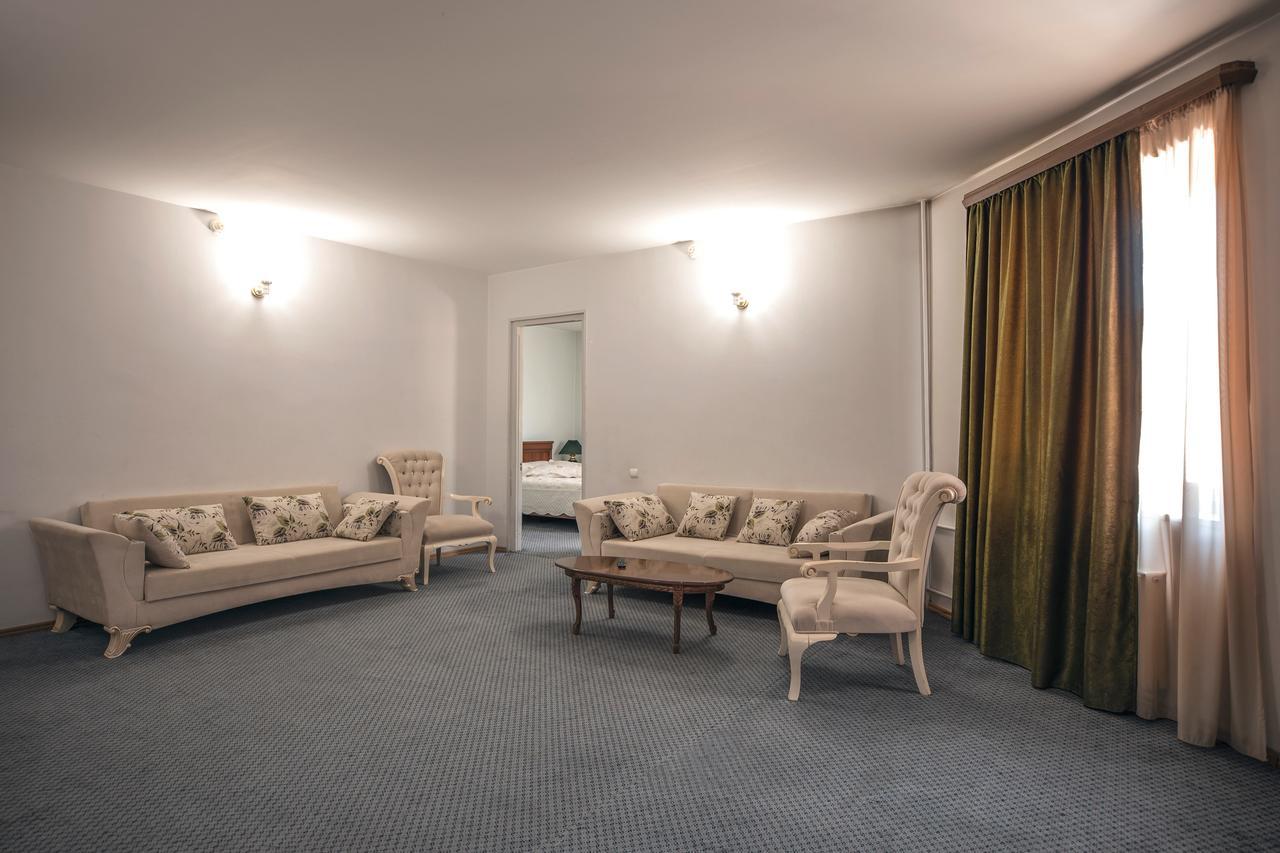 Leader Hotel Gori Eksteriør billede